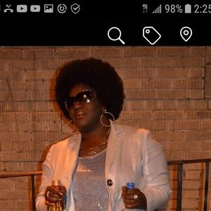 Meet your Posher, Queen